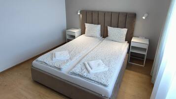 Apartment, 2 Bedrooms | Free WiFi
