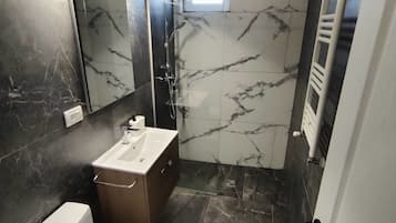 Apartment, 2 Schlafzimmer | Badezimmer