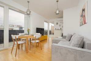 Living room - Apartment With Parking by Renters (Warsaw)