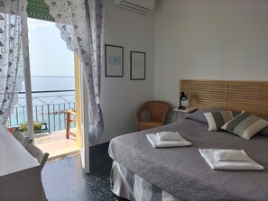 2 bedrooms, iron/ironing board, free WiFi