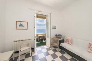 Living area - Bouganville House in the center - amazing sea view (Monterosso al Mare)