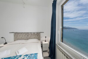 4 bedrooms, iron/ironing board, free WiFi