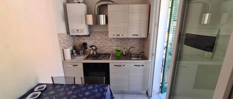 Fridge, oven, stovetop, toaster
