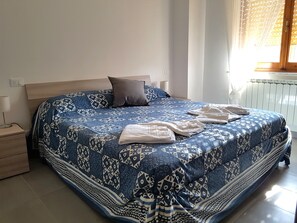 4 bedrooms, iron/ironing board, free WiFi - Giobea Apt - in the center - by the sea - with... (Monterosso al Mare)
