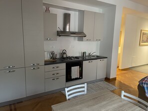 Fridge, oven, stovetop, dishwasher - Giobea Apt - in the center - by the sea - with... (Monterosso al Mare)