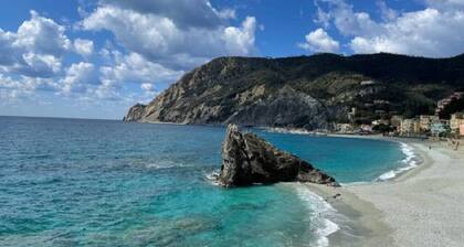 Lo Sceriffo delightful villa in dreamy garden A/C