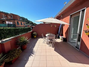 Outdoor dining - Nives Cosy Apt in the Center with terrace and A/C (Monterosso al Mare)