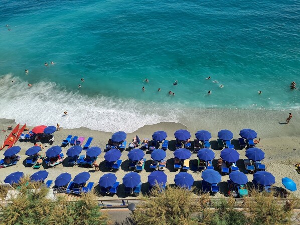 On the beach - Villa Ferrer Best view of the sea and the 5terre (Monterosso al Mare)