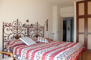 4 dormitorios, tabla de planchar con plancha, wifi gratis