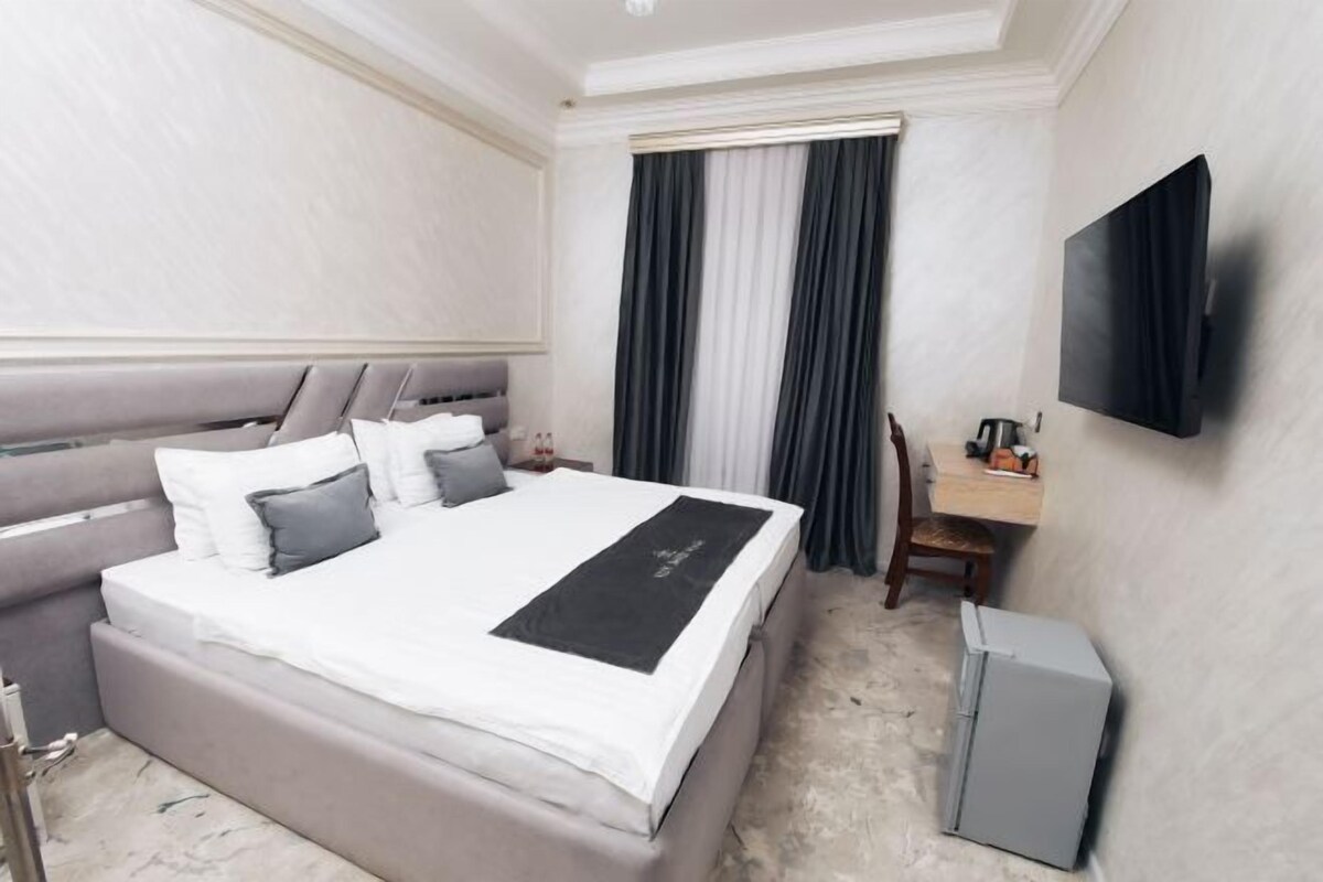Egyptian cotton sheets, premium bedding, down comforters
