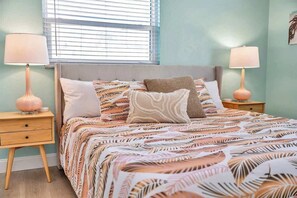 4 bedrooms, iron/ironing board, WiFi, bed sheets