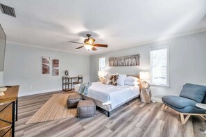 3 室のベッドルーム、アイロン / アイロン台、WiFi、ベッドシーツ