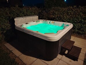 Baignoire à remous extérieure