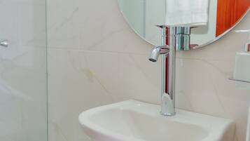 House | Bathroom | Shower, hair dryer, towels