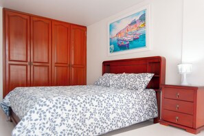 Rumah | 4 kamar tidur, setrika/meja setrika, Wi-Fi gratis, dan seprai linen