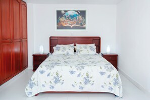 4 bedrooms, iron/ironing board, free WiFi, bed sheets - Lovely 4-bed House in Palmira Valle del Cauca (Palmira)