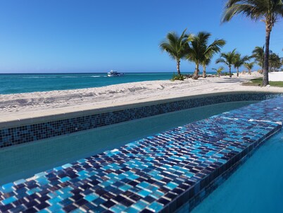 Tranquil Marina View Retreat: Unit 16F at Bimini Cove Resort and Marina
