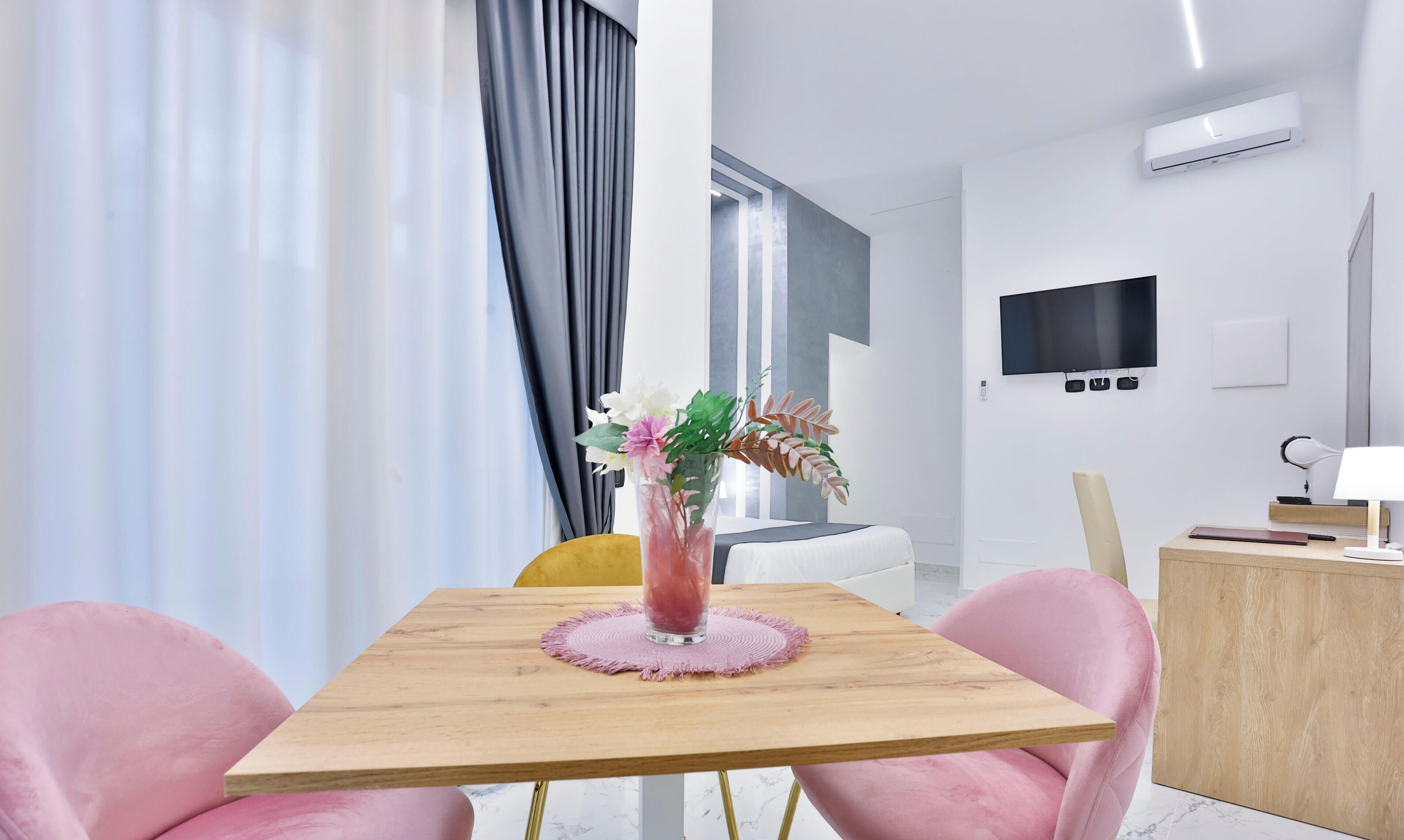 Suite, terrasse | Coin séjour