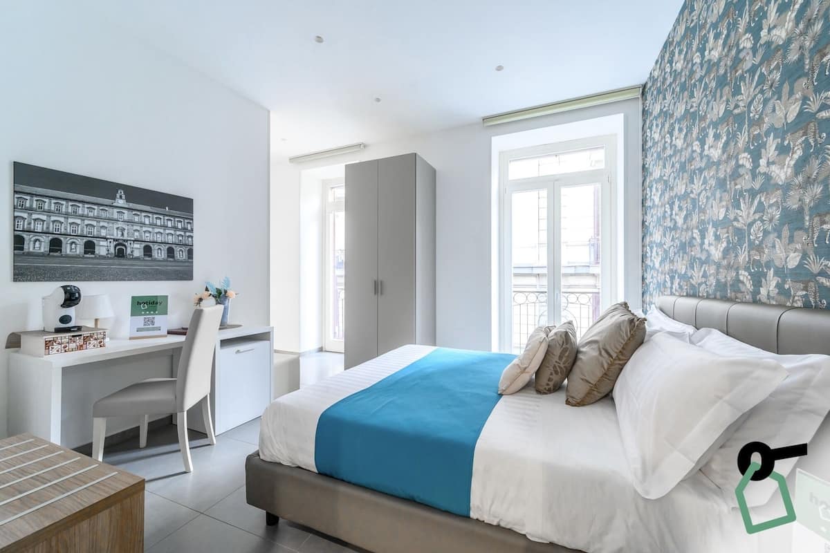 1 slaapkamer, een minibar, een kluis op de kamer, een bureau