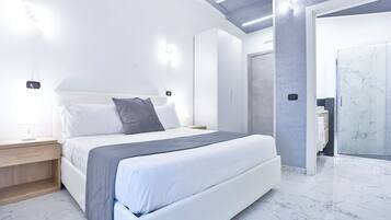 Minibar, in-room safe, desk, laptop workspace