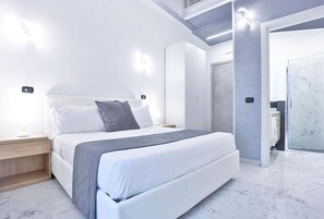 Minibar, una cassaforte in camera, una scrivania, postazione laptop