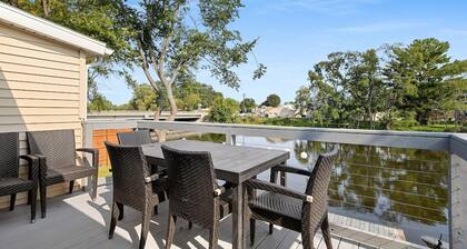 Lazy River Villa - Hottub Fenced Yard Sleeps 11