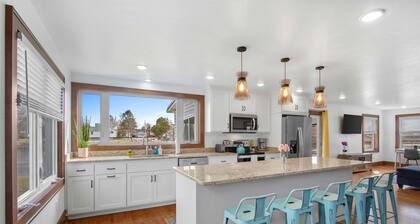 Riverfront Kayaks Bay Access Sleeps 15