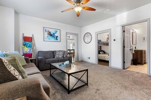 House | 5 bedrooms - Small Town Retreat- 5br- Movie Theater Room (Oconto)