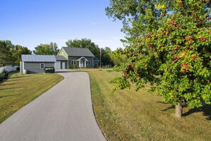 Exterior - The Goat House Waterfront Hottub 3 Acres (Oconto)