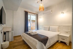 Deluxe Triple Room | Soundproofing, iron/ironing board, free WiFi - Londia Alaçatı (Cesme)