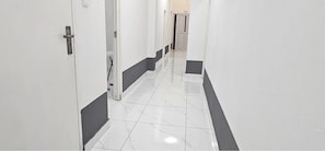 Room 5 - Family Room | Desk, laptop workspace, iron/ironing board, free WiFi