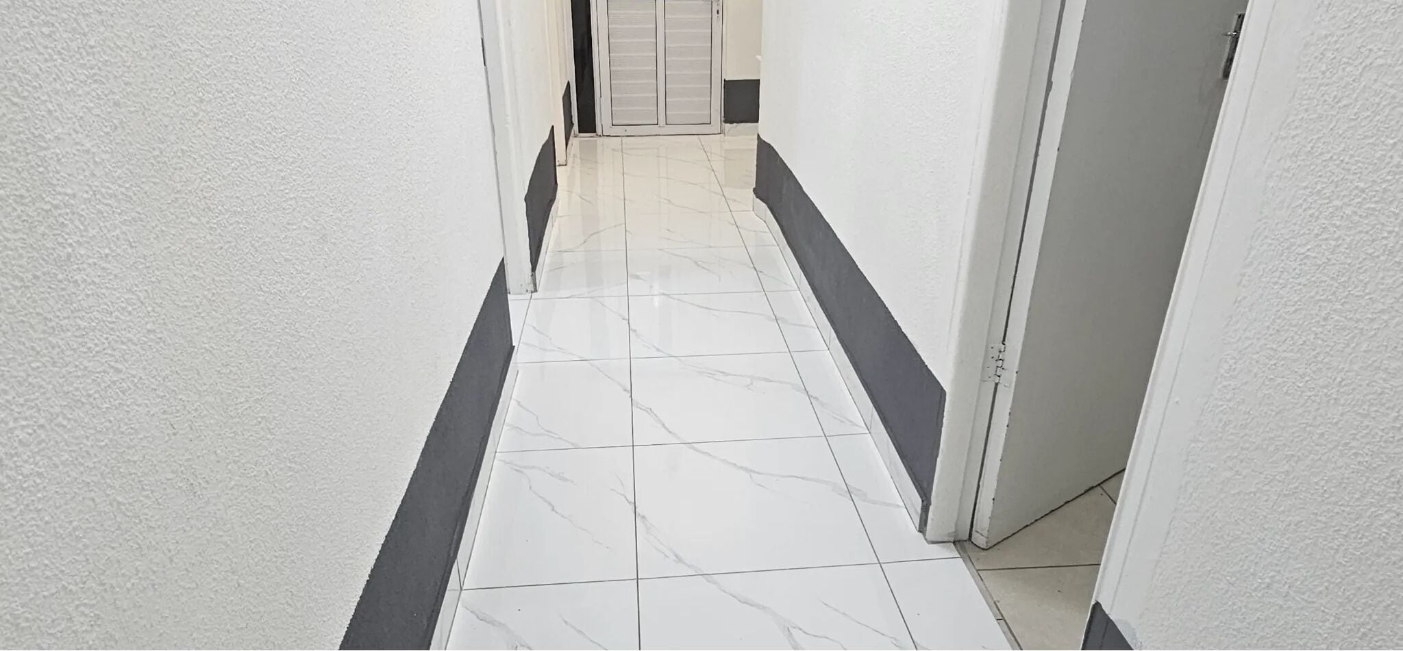 Room 3 - Family Room | Desk, laptop workspace, iron/ironing board, free WiFi