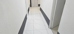 Room 3 - Family Room | Desk, laptop workspace, iron/ironing board, free WiFi - Goshen Lodge Fitzroy (Cape Town)