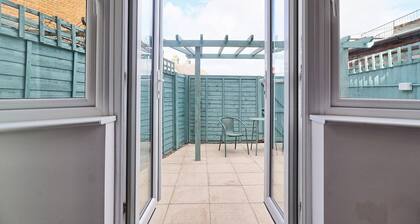 Coastal Nest - Premium flat,3 Minutes to the Beach