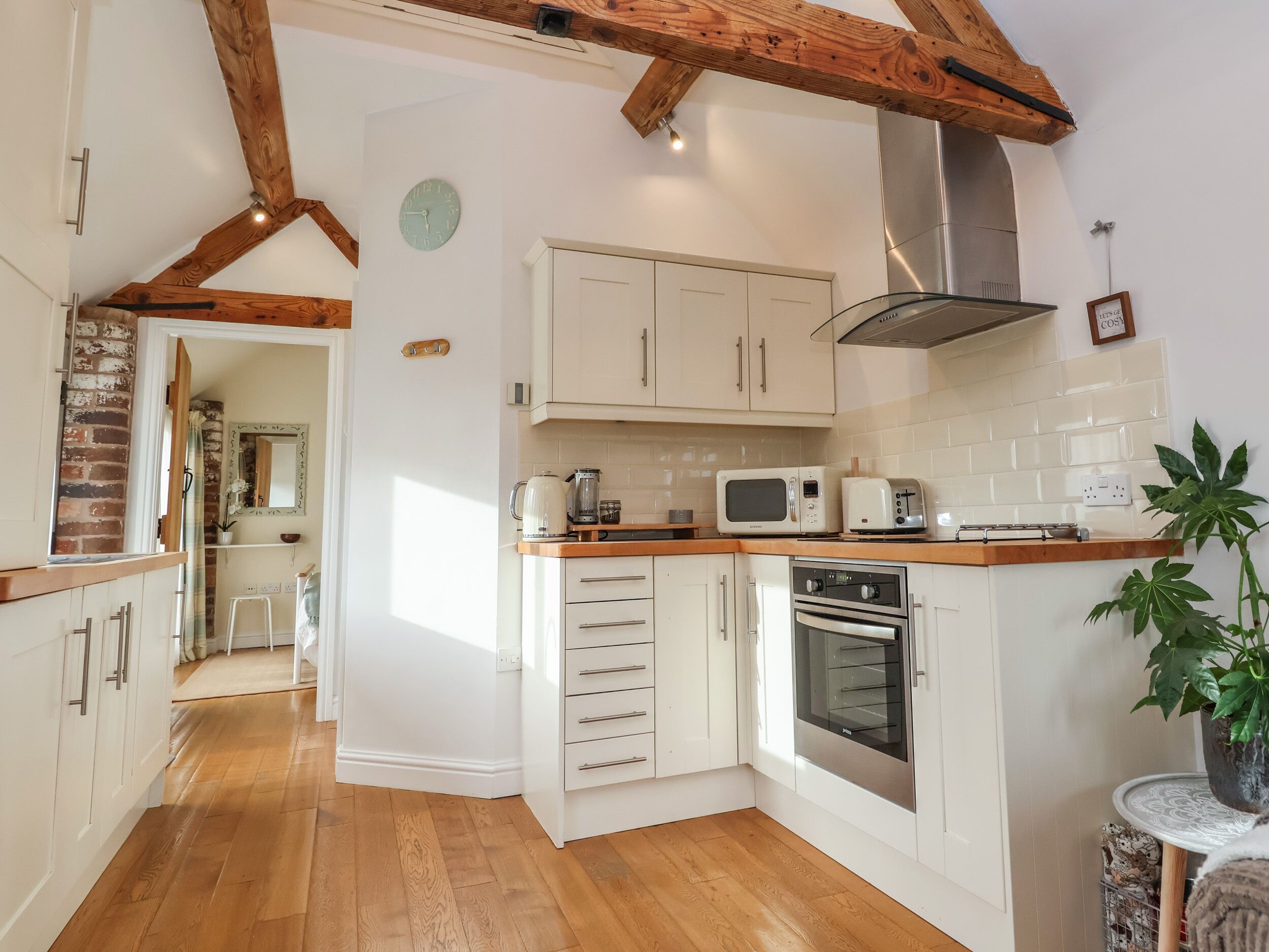 THE COW SHED, pet friendly, with a garden in Bridgnorth