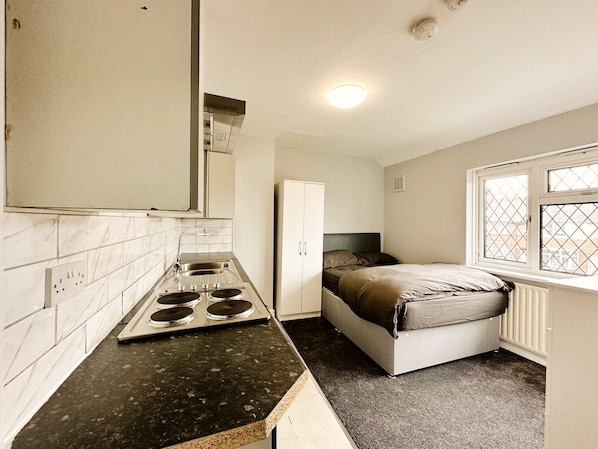 1 quarto, ferros/tábuas de passar roupa, Wi-Fi, roupa de cama