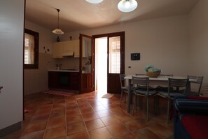 Dining - Vincenzo House (Castelluzzo)