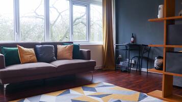 Apartment | Living area | TV