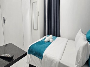 Basic-Zimmer | Schreibtisch, laptopgeeigneter Arbeitsplatz, kostenloses WLAN