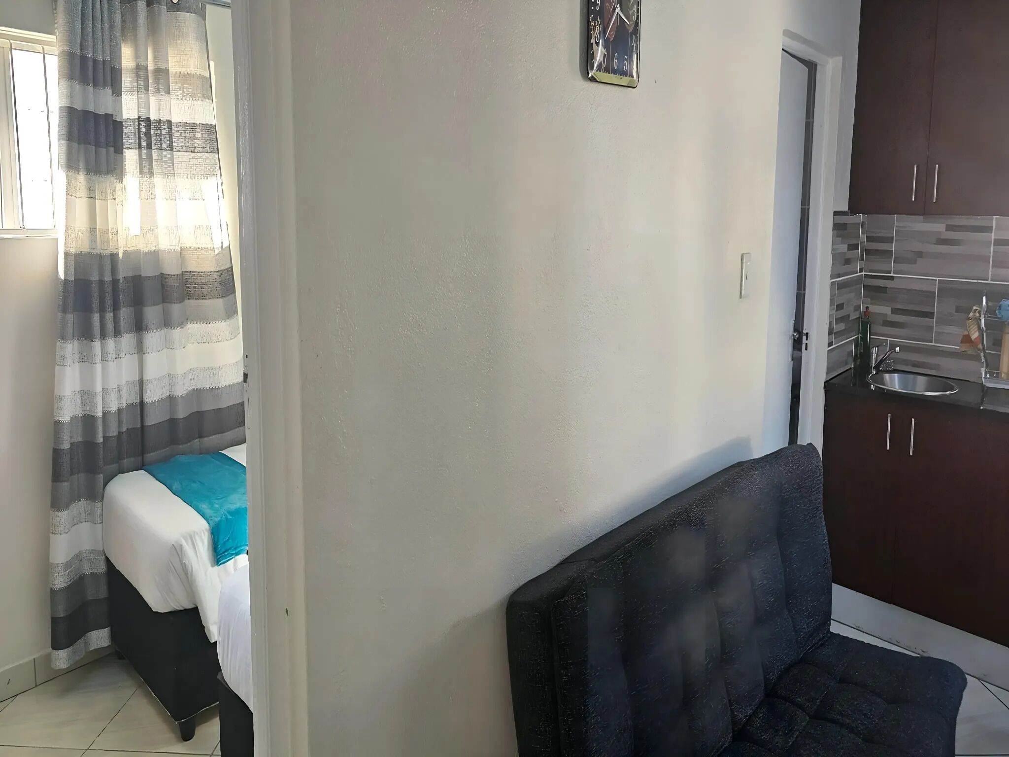 Suite estudio | Escritorio, espacio para trabajar con laptop y wifi gratis 