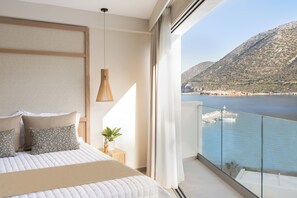 4 habitaciones, escritorio y tabla de planchar con plancha 