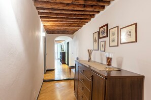 Family Apartment, Multiple Bedrooms, 2 Bathrooms (Beautiful Flat In The Historic Center) | Interior - Beautiful Flat In The Historic Center (Genoa)