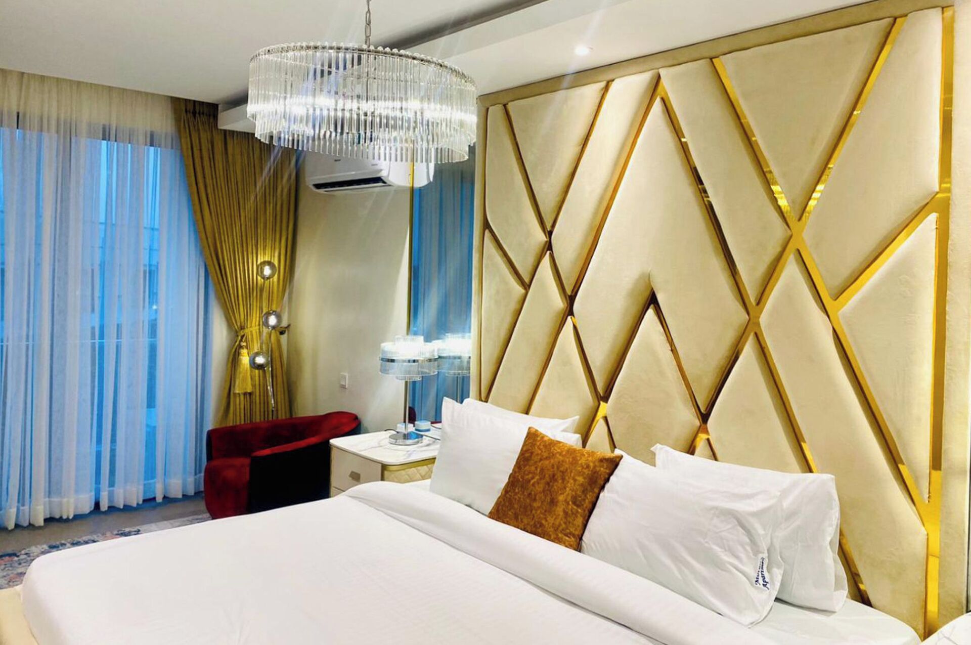 2 dormitoris, planxa i posts de planxar, wifi gratuïta i roba de llit 