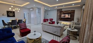 House | Interior - Luxury 3-bed House in Gated Estate With Pool Lekki (Lekki)