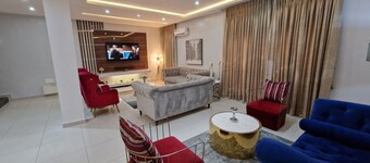 Luxury 3-bed House in Gated Estate With Pool Lekki