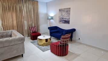 House | Ruang tamu | TV