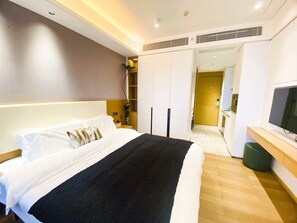 Design Apartment, 1 Bedroom, Non Smoking, Private Bathroom | 1 bedroom, premium bedding, memory foam beds, minibar - RHO HOTEL (Shenzhen)