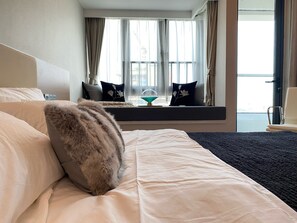 Design Apartment, 1 Bedroom, Non Smoking, Private Bathroom | 1 bedroom, premium bedding, memory foam beds, minibar - RHO HOTEL (Shenzhen)