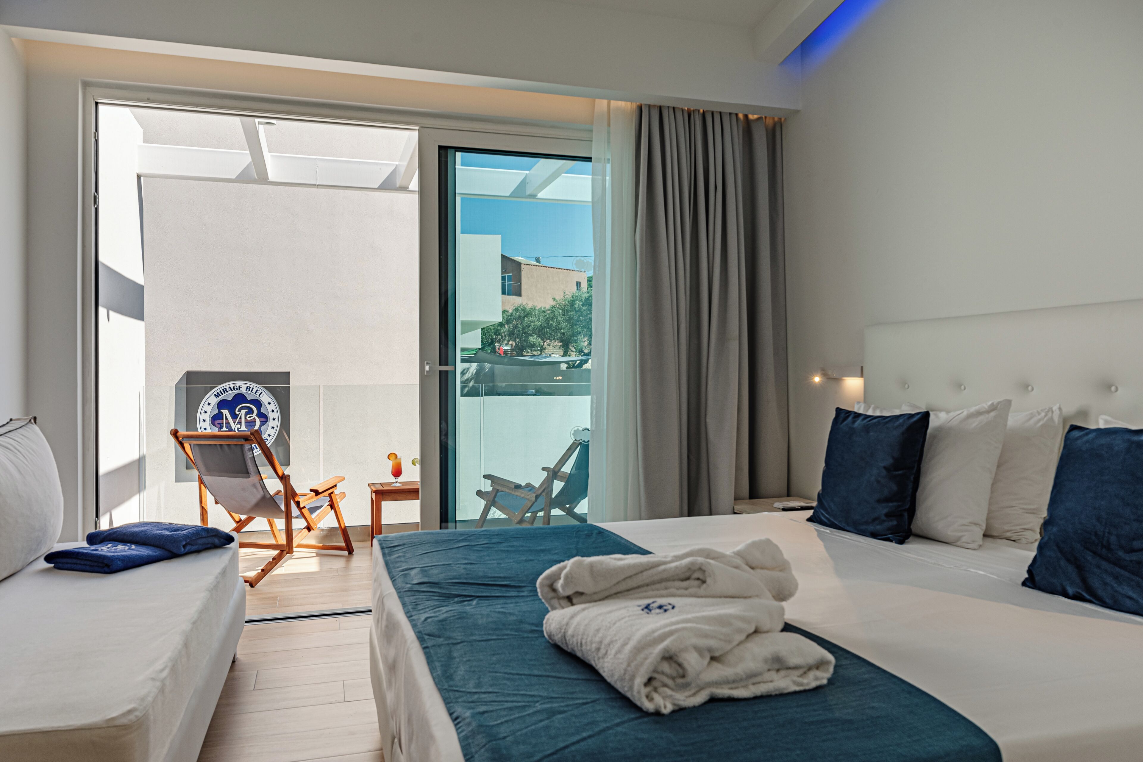 Hochwertige Bettwaren, Pillowtop-Betten, Zimmersafe