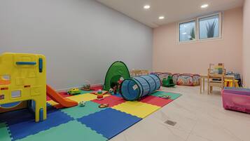 Area giochi per bambini (al coperto)